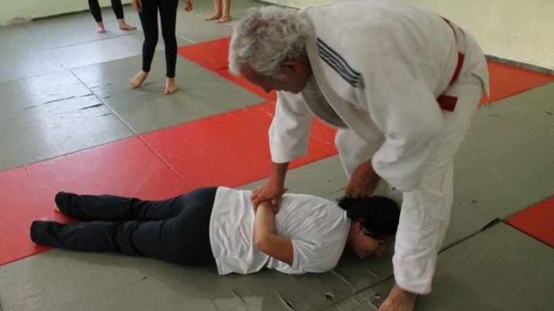 Última clase de defensa personal para mujeres