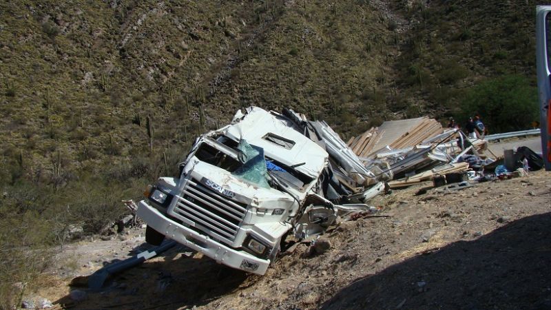 Volcó un camión en El Totoral