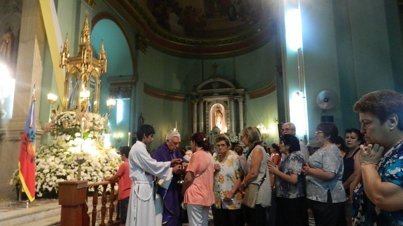 Bendicen a embarazadas en el homenaje de los grupos eclesiales al servicio de la vida
