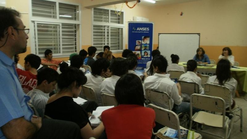 El Programa “ANSES en tu Colegio” visitó la Escuela de las Mil Viviendas