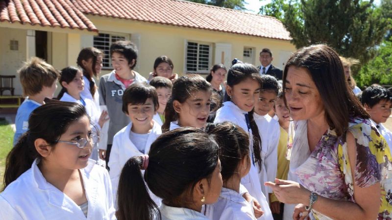 Lucía inauguró el primer Módulo de Abastecimiento Social de YPF