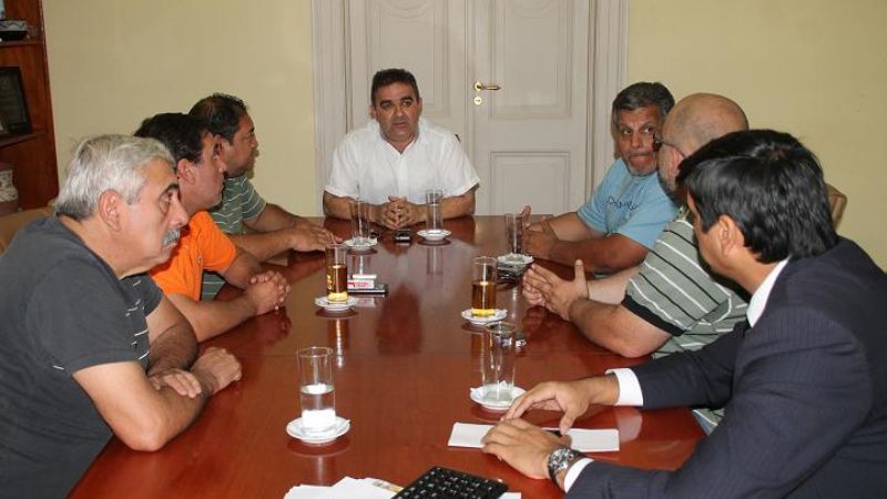 Asociación de remises rechazó aumento solicitado por choferes