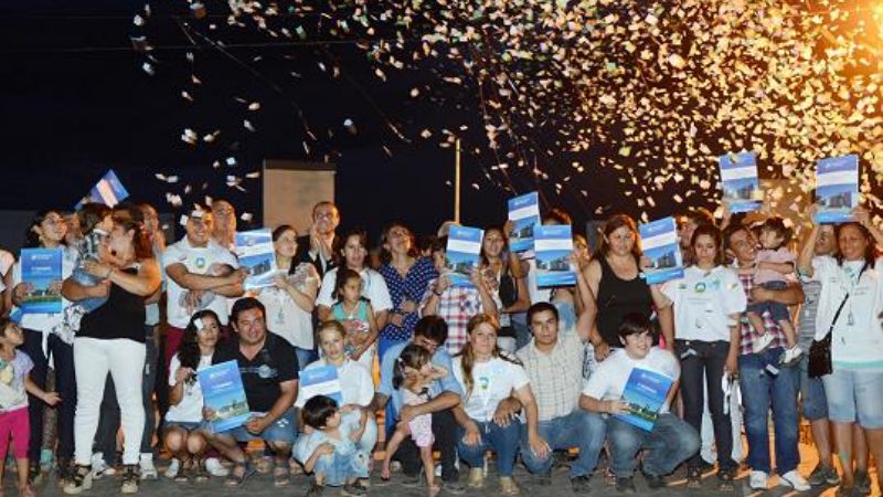 Lucía entregó 20 viviendas más en Icaño