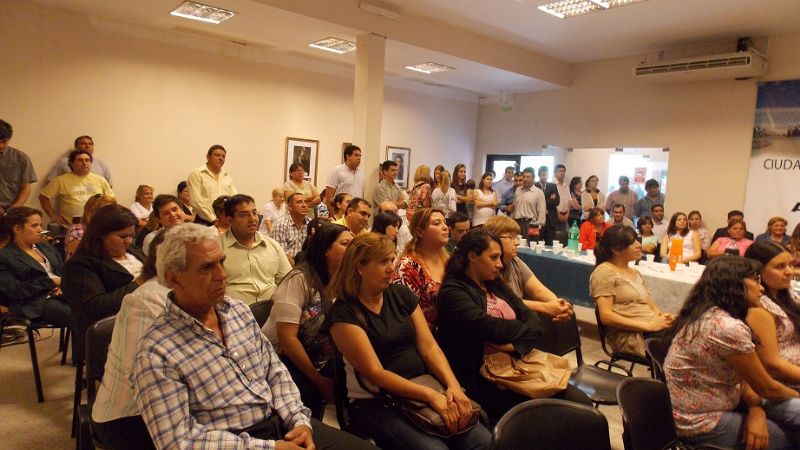 Brindis de fin de año y entrega de indumentaria en el CD 