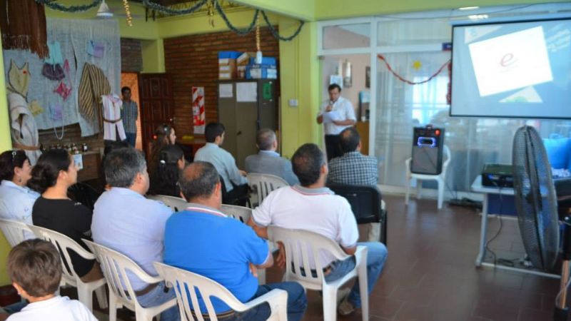Entrega de certificados de talleres en Valle Viejo