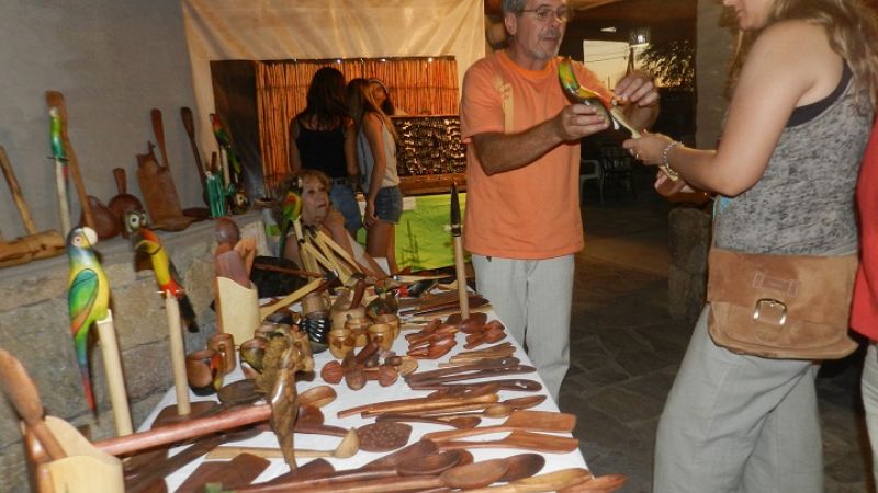 Inició la I Feria Navideña de Emprendedores