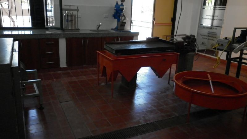 Inauguraron remodelaciones del laboratorio de tratamiento de minerales