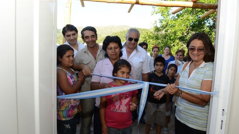 La Gobernadora entregó soluciones habitacionales a 69 familias