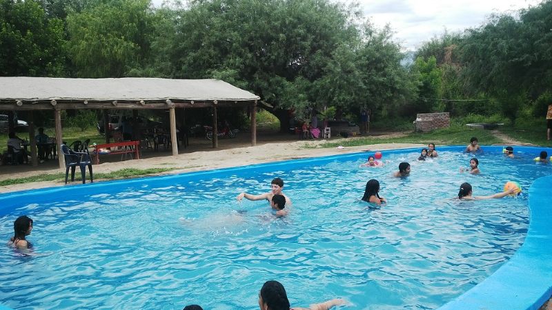 Camping “El sol”, un oasis en medio de algarrobos