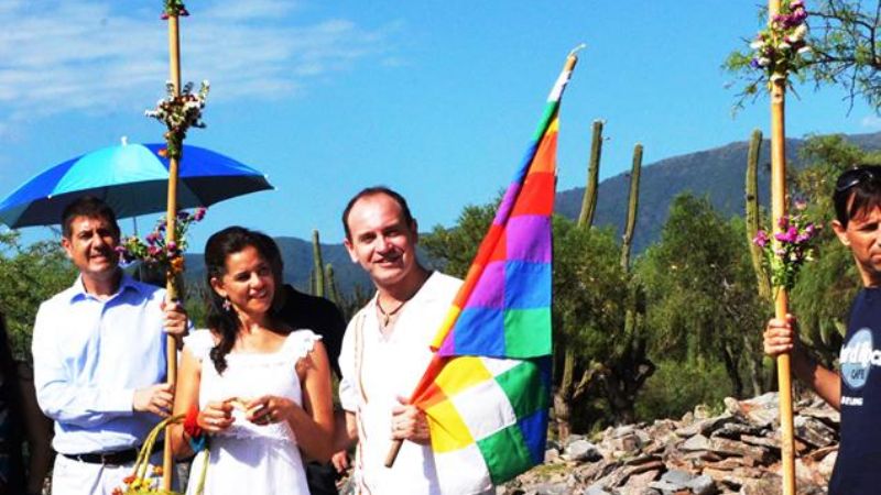 Turistas se casaron en el Pueblo Perdido de la Quebrada