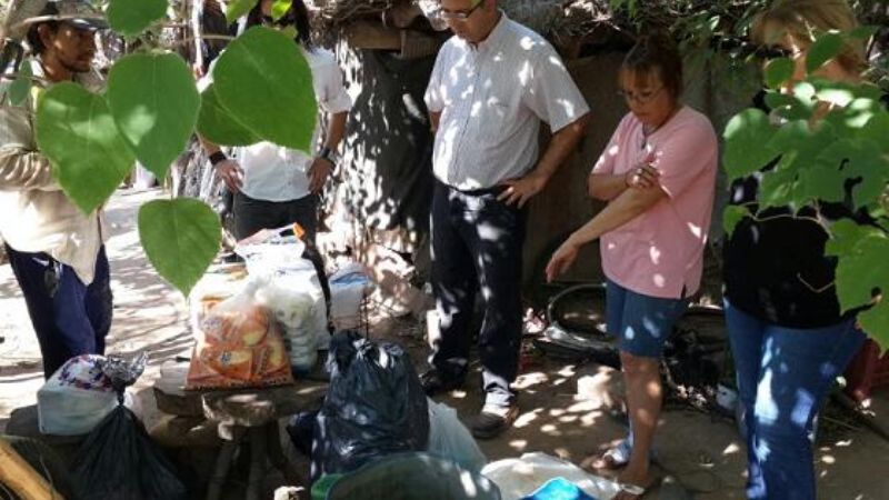 Veaute y PENSAR asistieron a familia necesitada