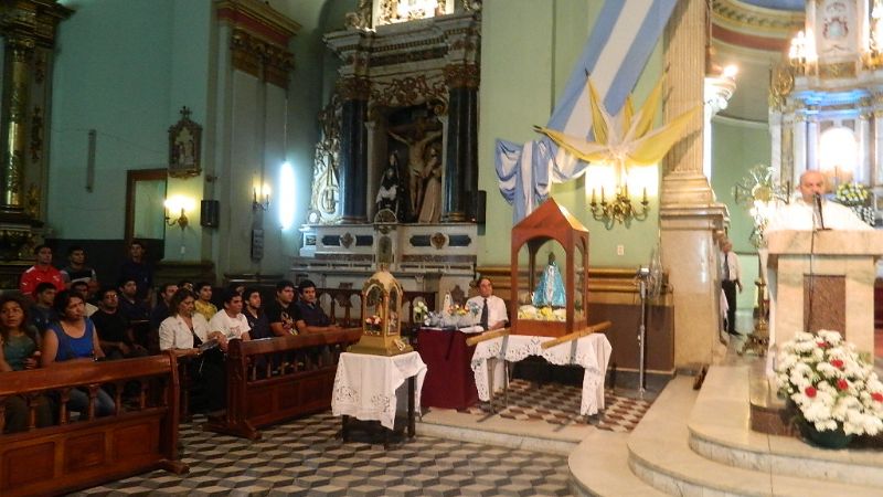 Viales homenajearon a la Virgen del Valle