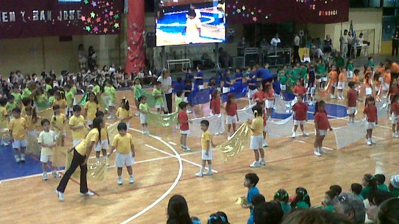 Colorido acto de cierre del Colegio del Carmen
