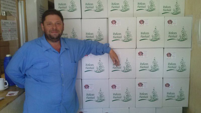 El municipio entregó cajas navideñas a todos sus empleados