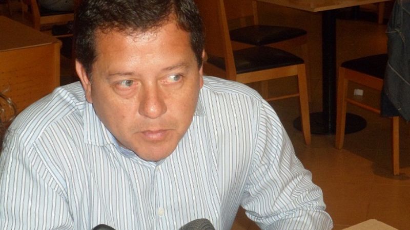 Antes de irse, Ávila otorgó un aumento salarial