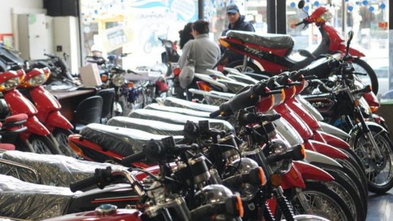 El patentamiento de motos cayó 32% en 2014