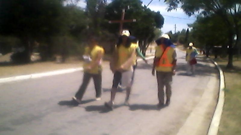 Peregrinos santiagueños se acercan a la Virgen del Valle