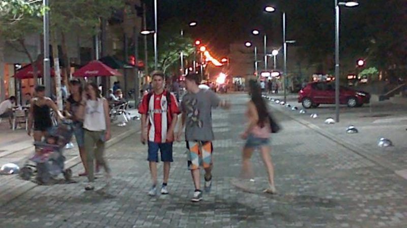 Los catamarqueños y peregrinos ya disfrutan de la nueva plaza