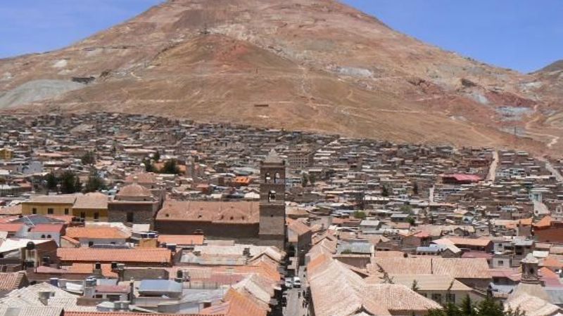 Alumnos santamarianos de viaje de estudios y prácticas profesionalizantes en Bolivia