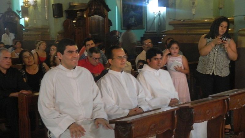 Tres seminaristas fueron admitidos a las Ordenes Sagradas en la misa de los jóvenes