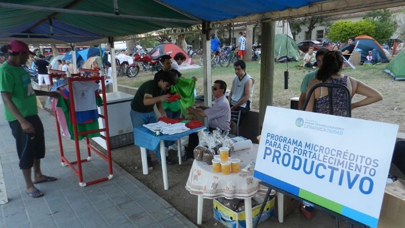La Municipalidad de la Capital lanzó feria de emprendedores