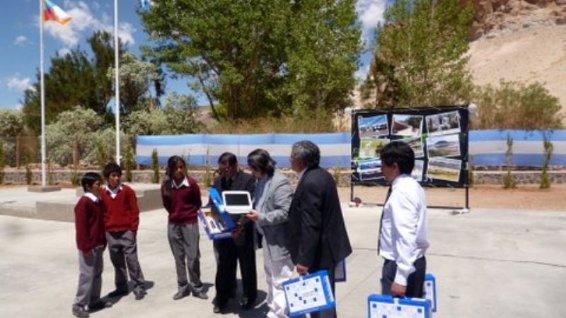 Entregaron netbooks en Barranca Larga, Belén