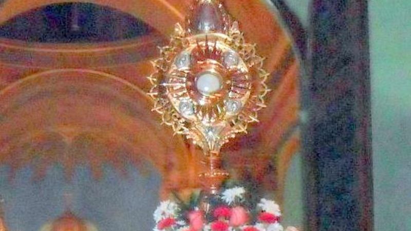 Llamado a la Oración por robo sacrílego