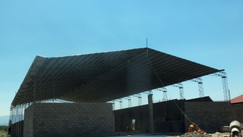 Avanza la fábrica de insumos de construcción