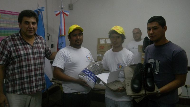 Entrega de indumentaria e insumos para personal de salud