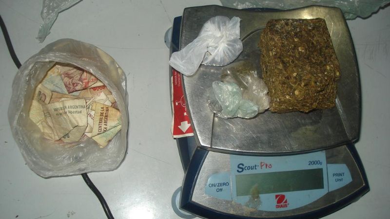En allanamiento secuestran 120 gramos de marihuana y agreden a policías