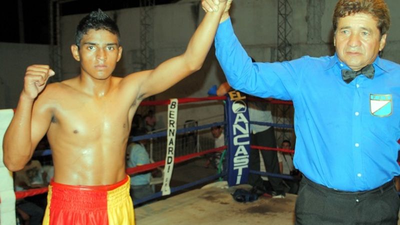 Joel Nieva le ganó por  puntos a Jorge Cuellar