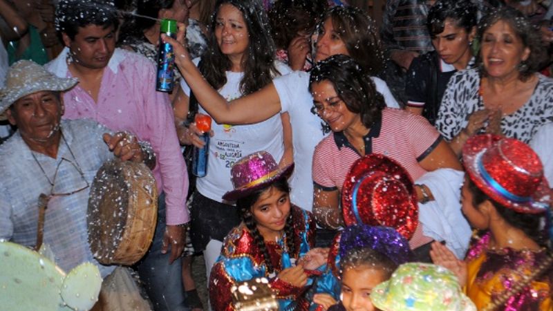 Una multitud participó de los carnavales en Valle Viejo