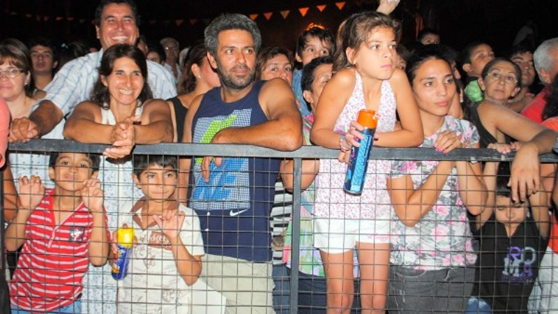 Una multitud participó de los carnavales en Valle Viejo