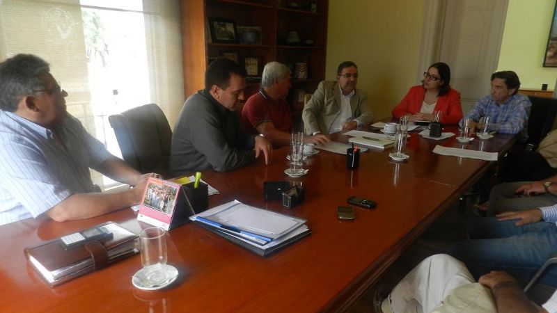 Jalil recibió al SOEM para evaluar aumento salarial