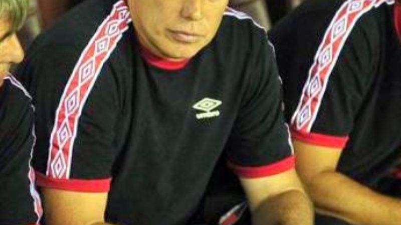 Colón anunció cuatro cambios contra Platense