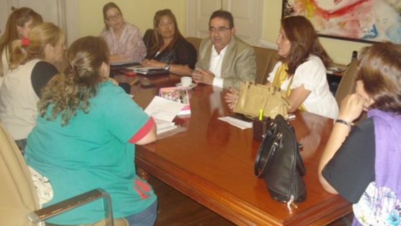 Jalil se reunió con docentes municipales