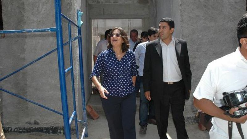 La Gobernadora entregó viviendas y anunció caminos
