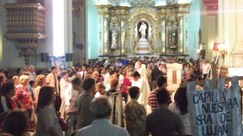 Urbanc presidió los actos de desagravio por la profanación del Santísimo