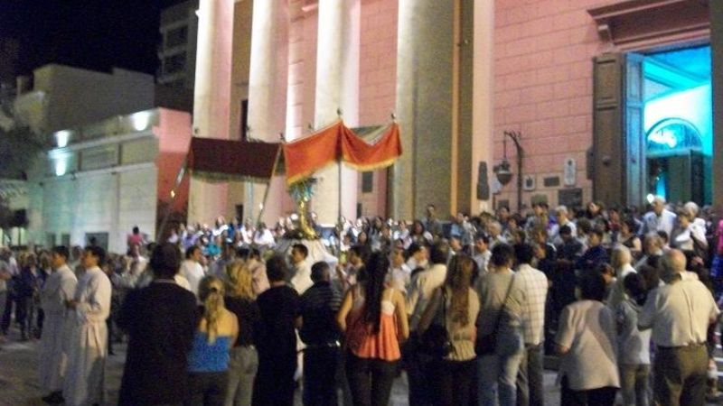 Urbanc presidió los actos de desagravio por la profanación del Santísimo