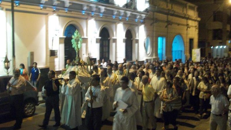 Urbanc presidió los actos de desagravio por la profanación del Santísimo