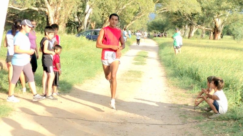 Villagra, Torres y Álvarez ganan el Cross Nocturno