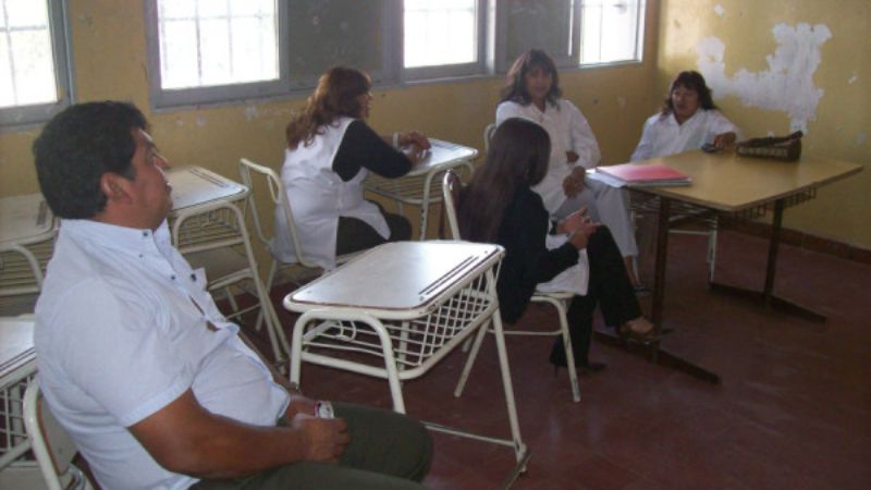 Docentes fiambalenses recibieron descuentos en sus haberes