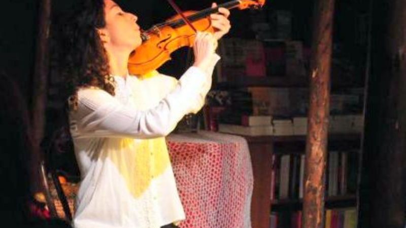 “Unos duraznos blancos y muy dulces”, en paseo Los Lapachos