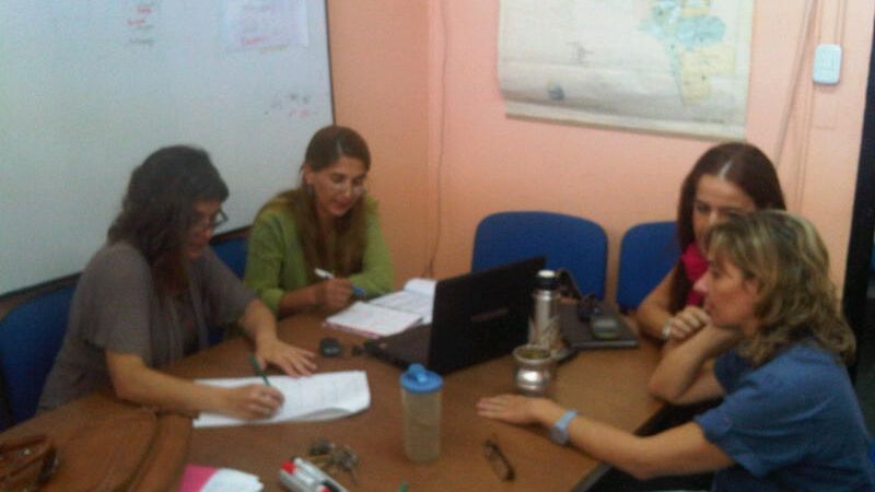 Trabajan en la implementación de proyecto en escuelas secundarias