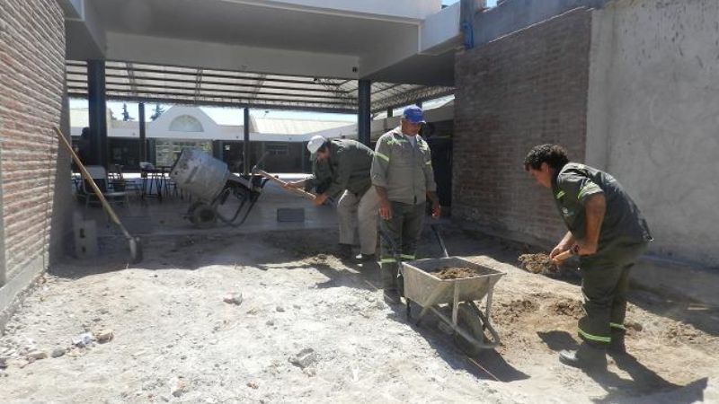 Trabajos de mantenimiento edilicios en las escuelas municipales