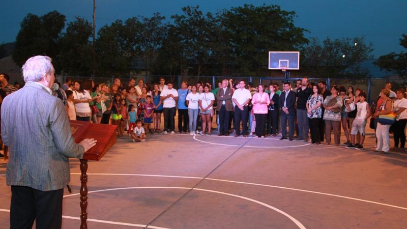 Inauguran playón polideportivo