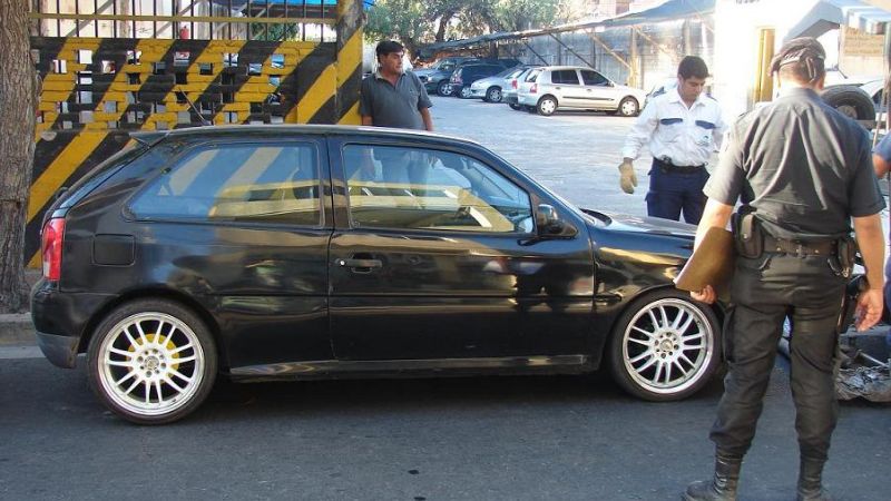 En una persecución, atrapan un automovilista infractor