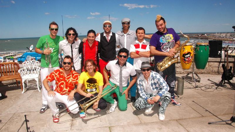 Los Caligaris cierran los carnavales en Valle Viejo