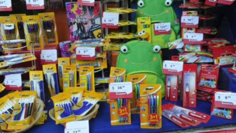 Aprueban listado de útiles escolares a precios accesibles