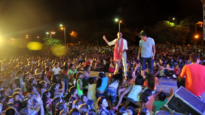 Más de 20 mil personas en el agasajo a la Mujer en el Parque de los Niños